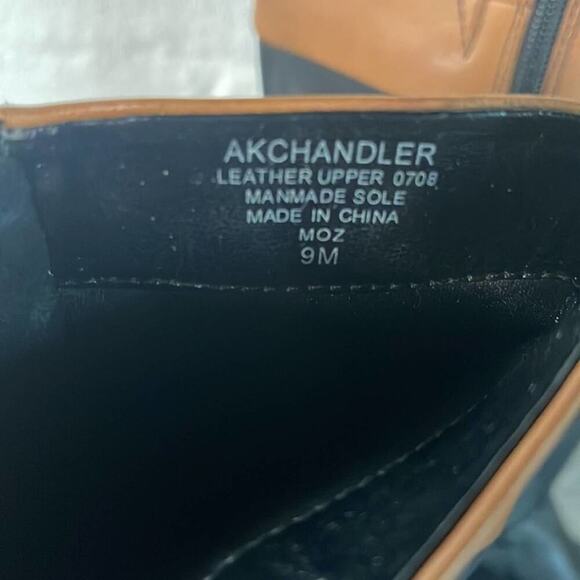 Ann Klein size 8 woman’s black/brown leather boots - Picture 5 of 12